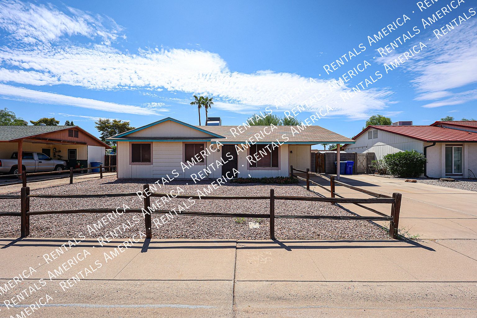 719 W Palomino Dr