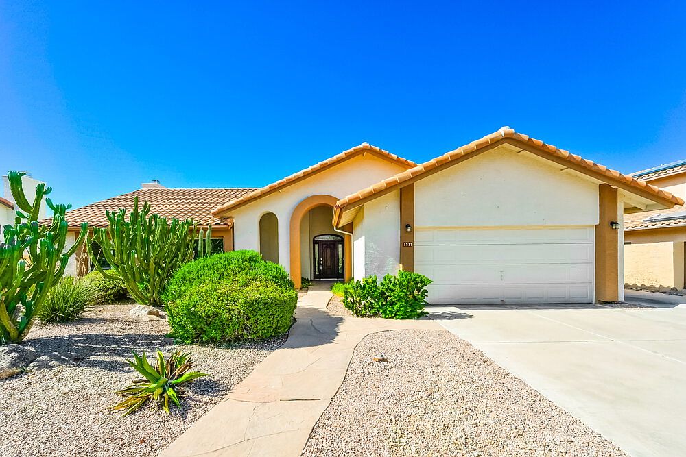 1517 W Antiqua Dr Gilbert, AZ 85233 photo 2