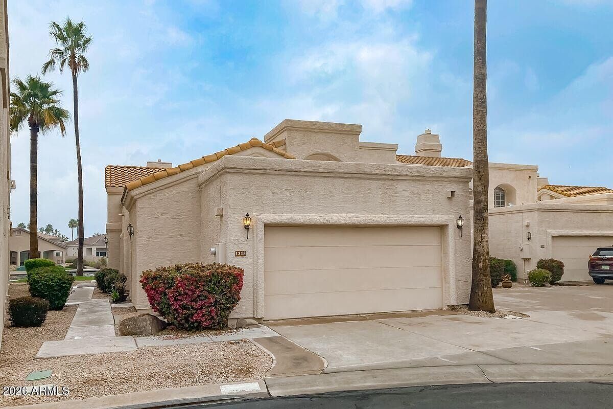 1318 W Coral Reef Dr photo 2