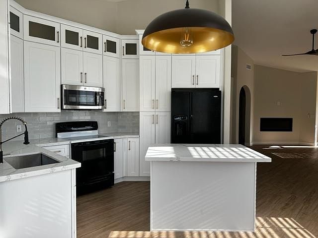 1410 W Crystal Spring Dr photo 4