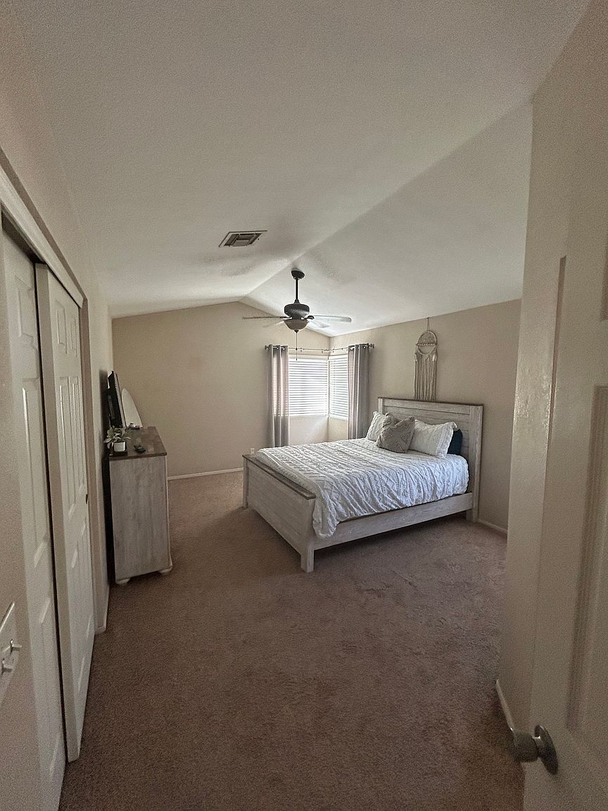 1412 E Gail Dr photo 5