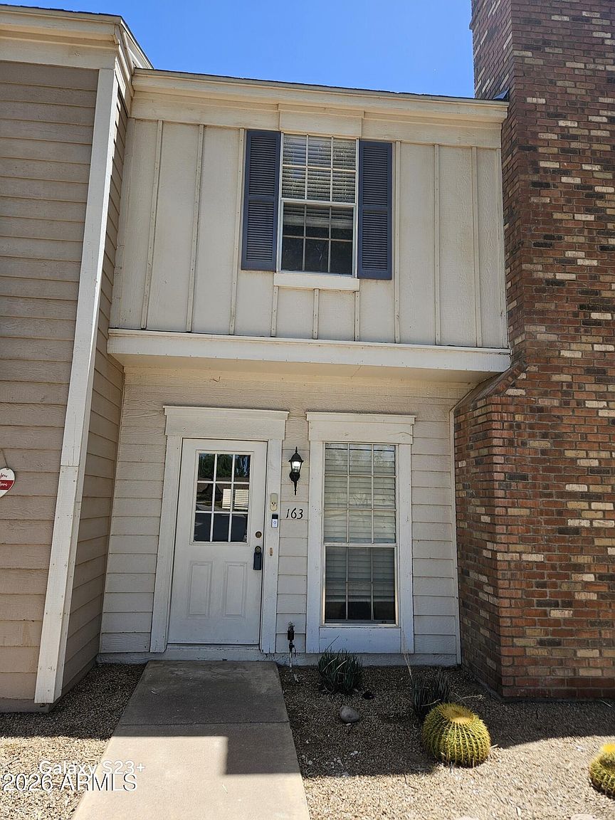 1600 N Saba St photo 3