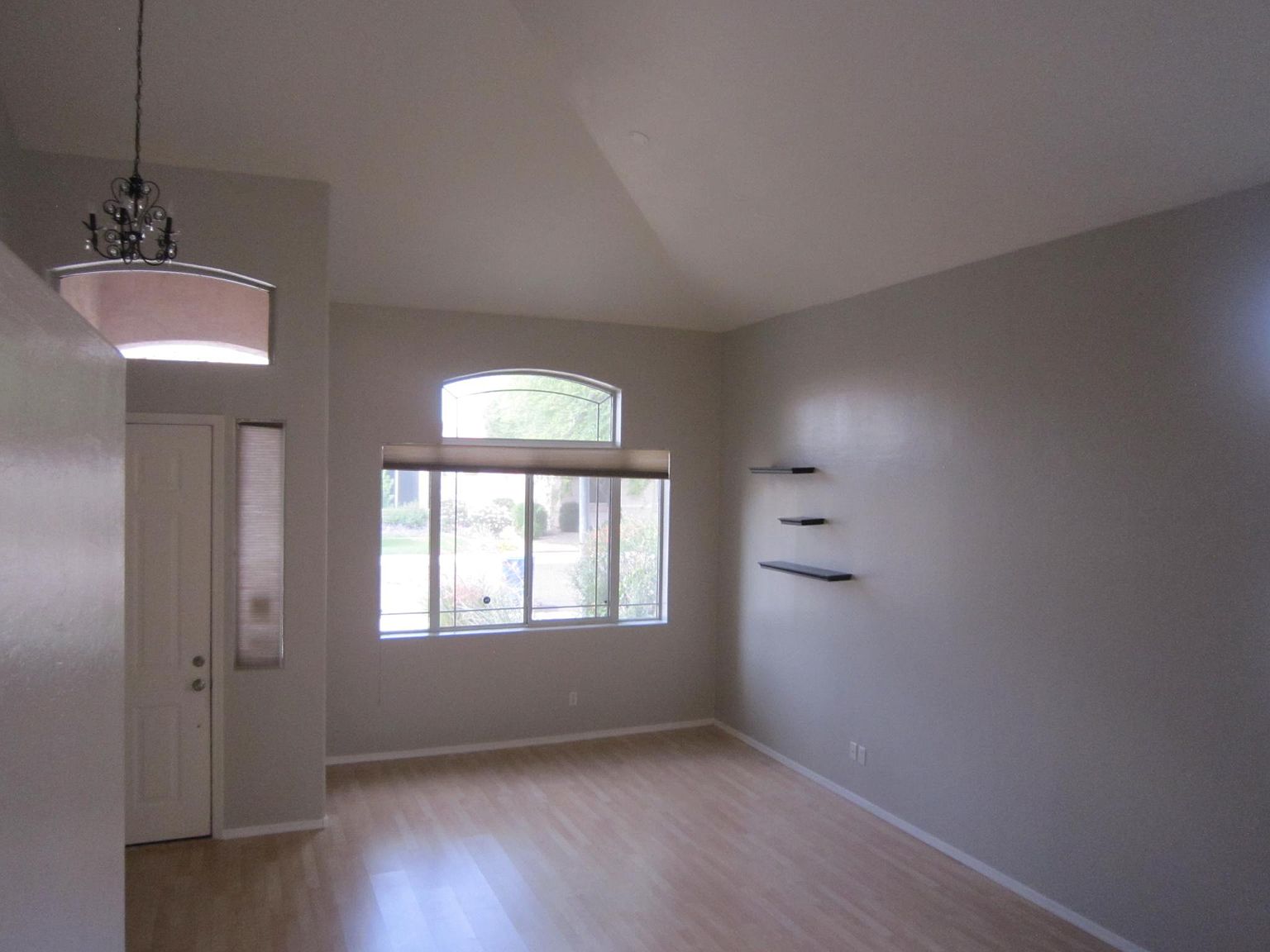 731 W Kent Pl photo 2