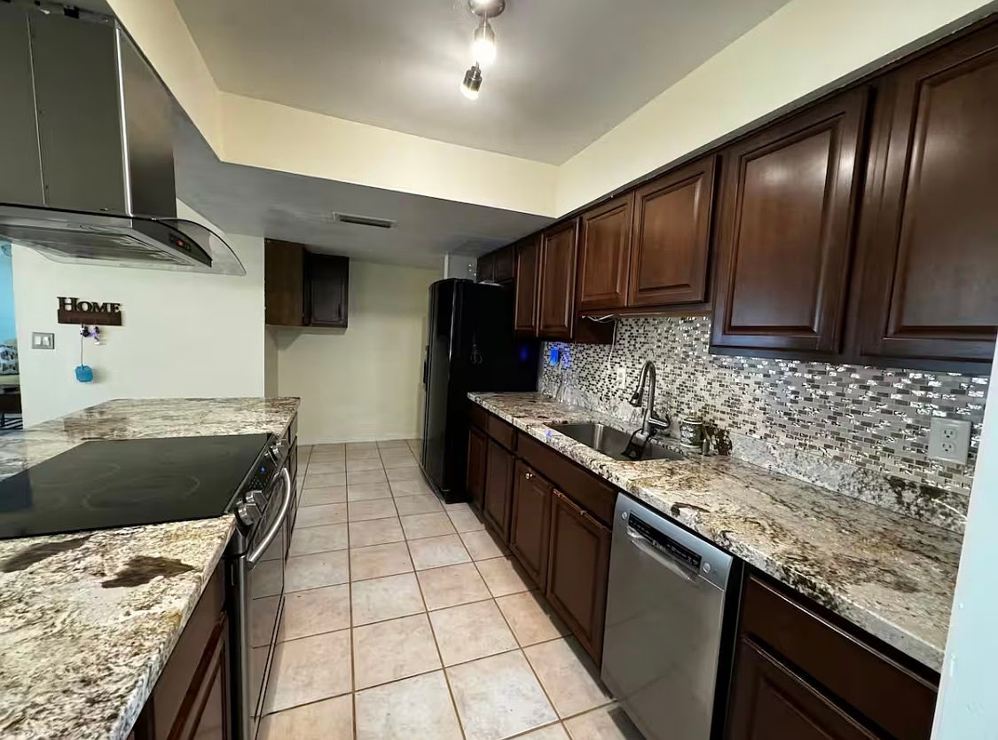1213 W Galveston St photo 4