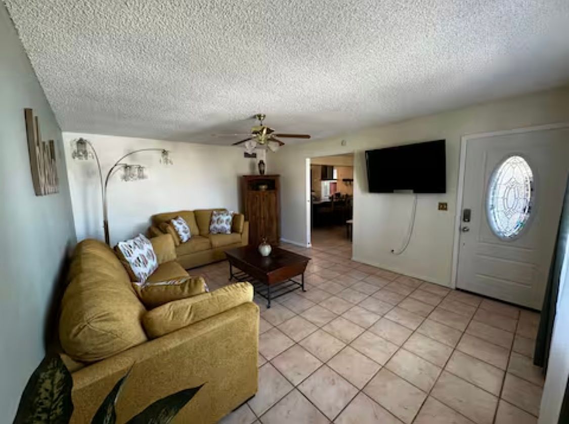 1213 W Galveston St photo 2