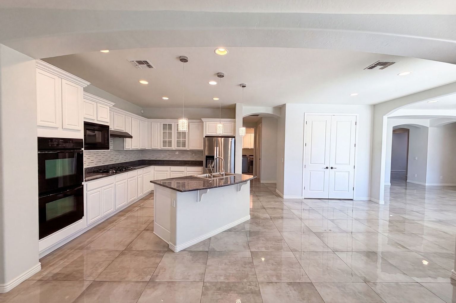 552 N Emerson Street photo 3