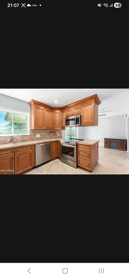 548 N Evergreen St photo 3