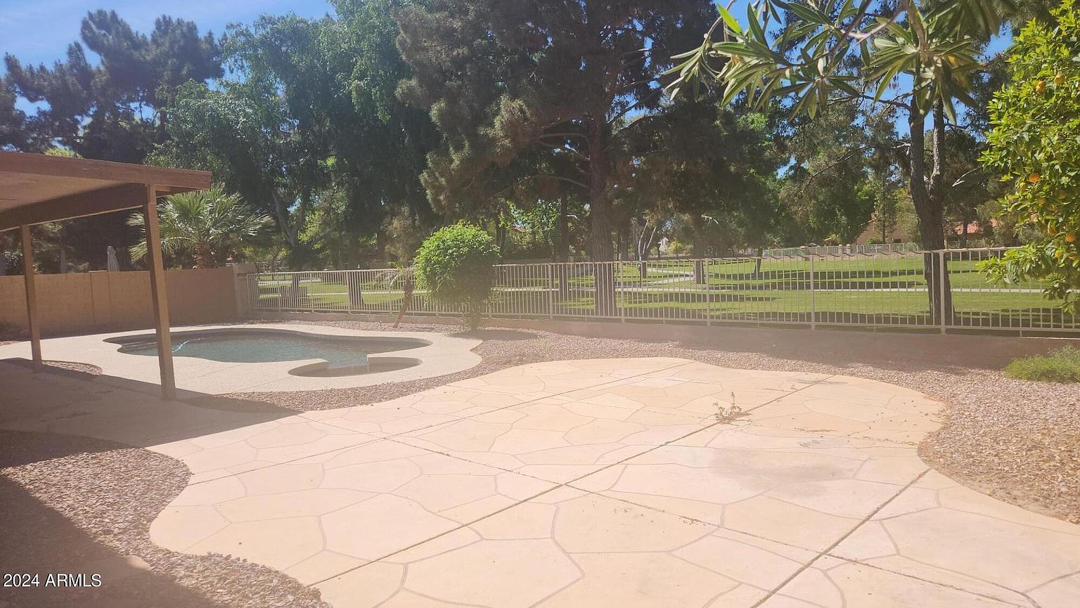1683 W Carla Vista Dr photo 4
