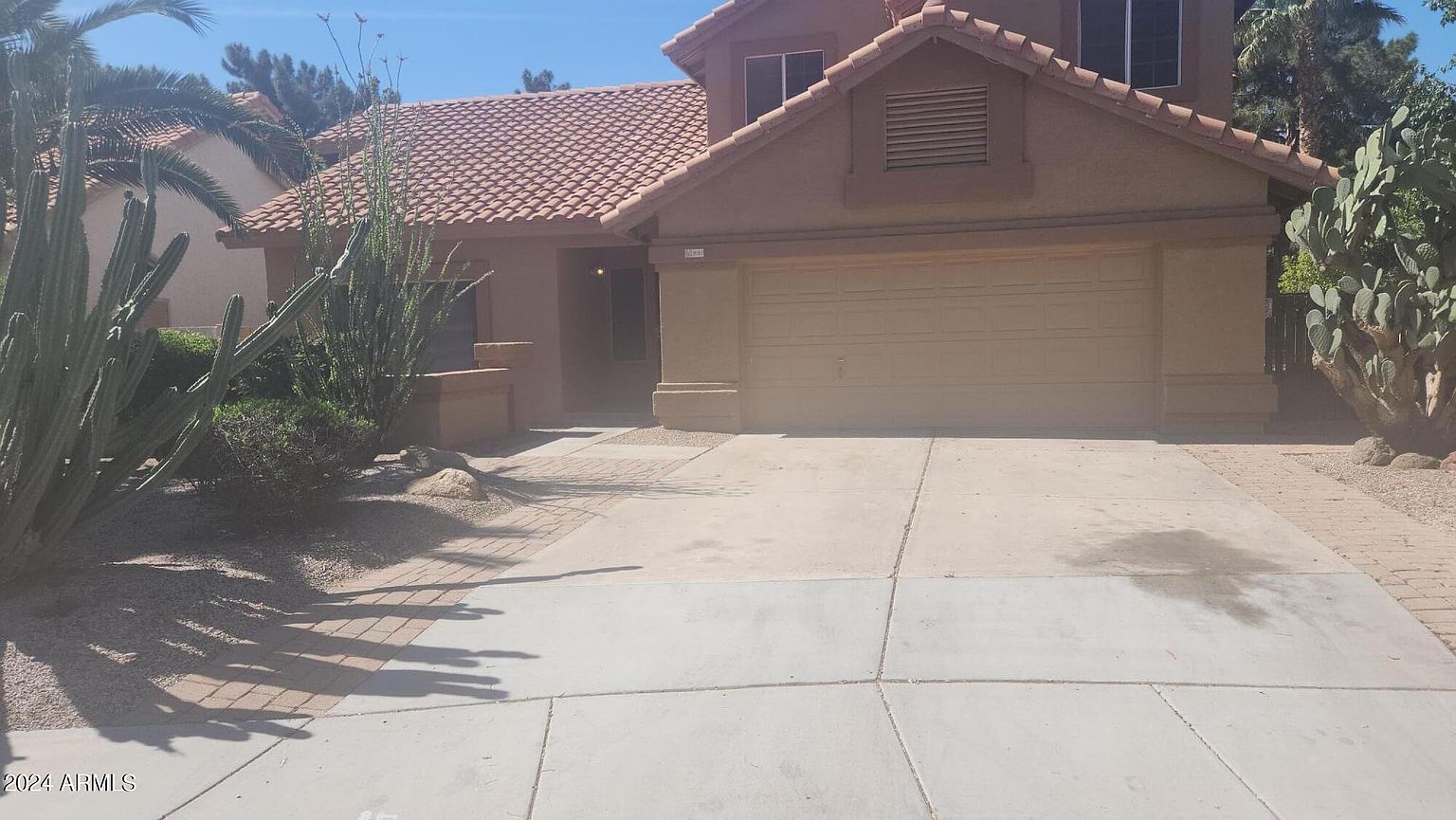 1683 W Carla Vista Dr photo 2