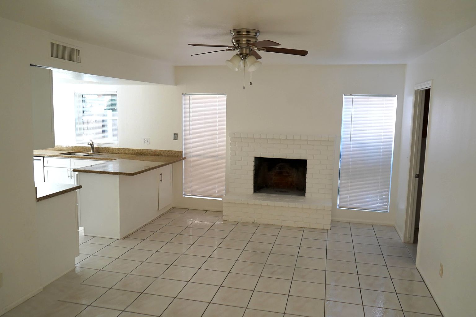 827 W Plata Ave photo 2