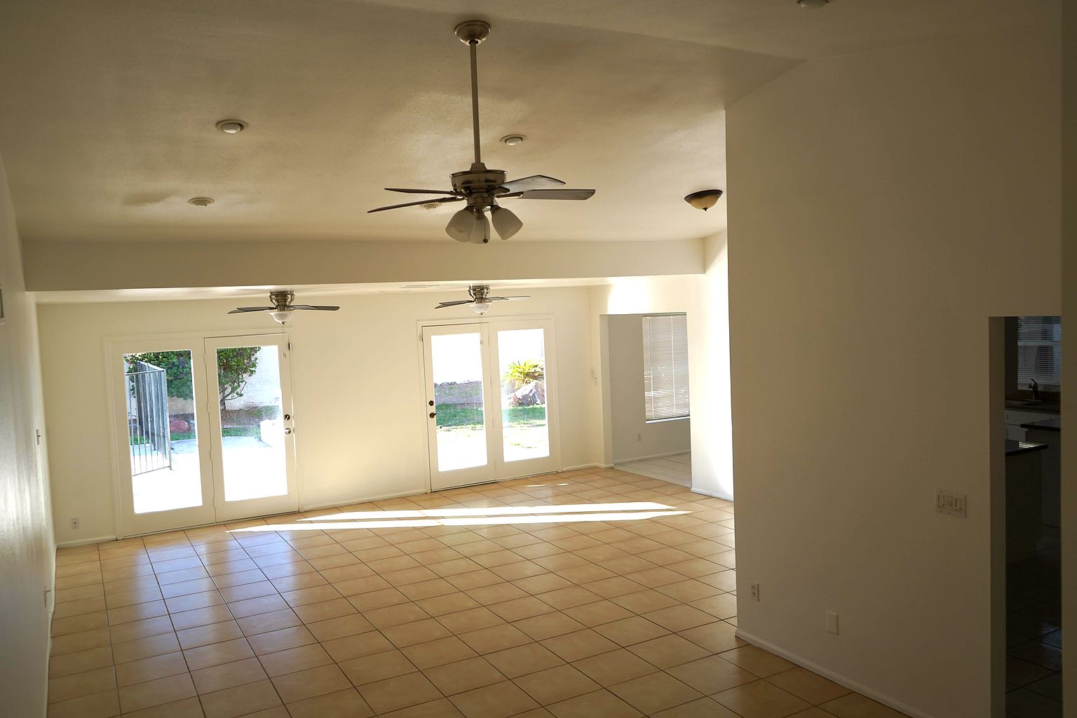827 W Plata Ave photo 4