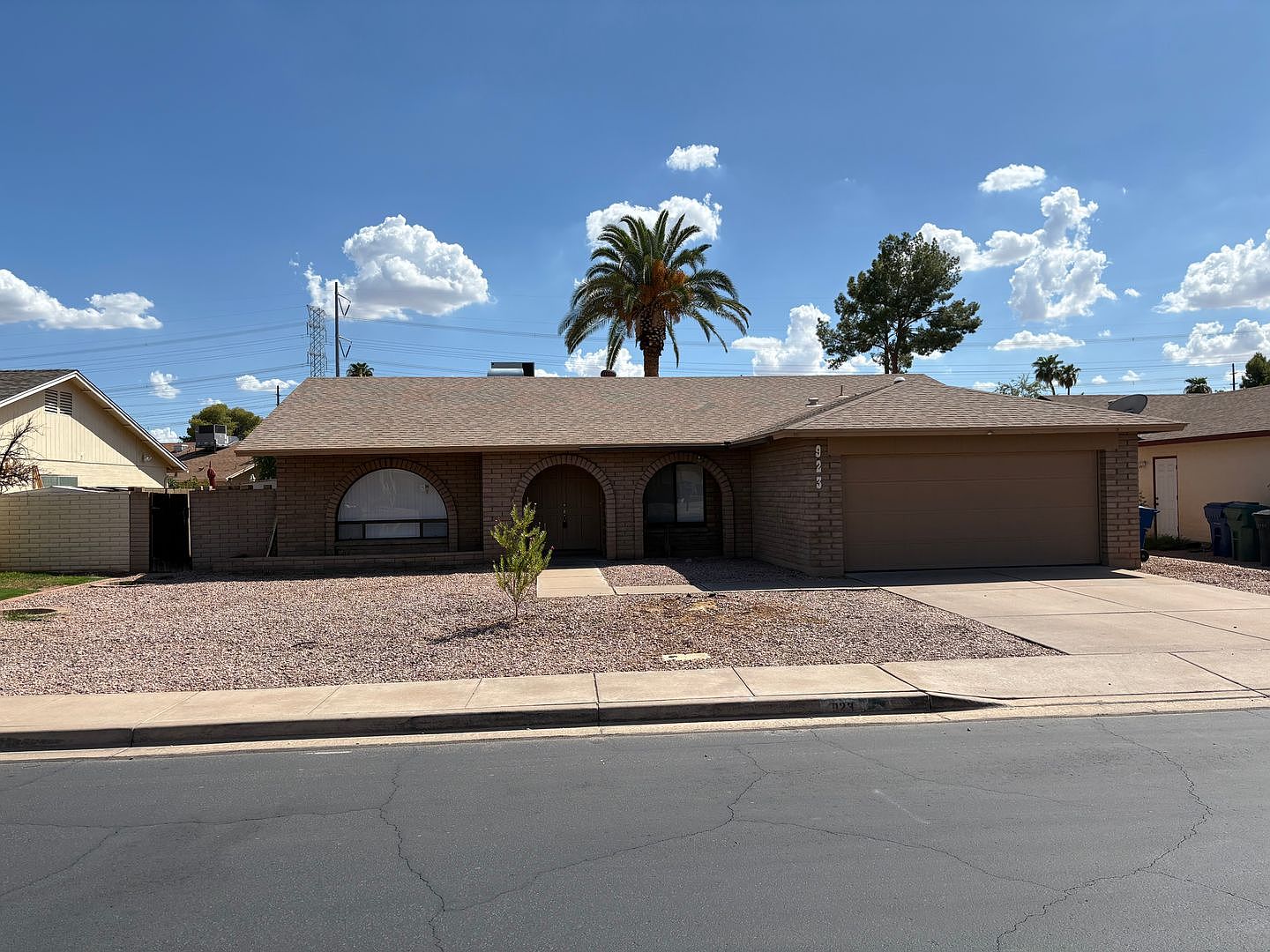 923 W Posada Ave photo 4