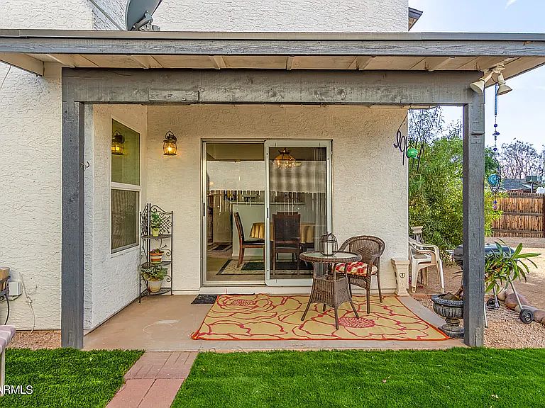 1582 W Curry Dr photo 5