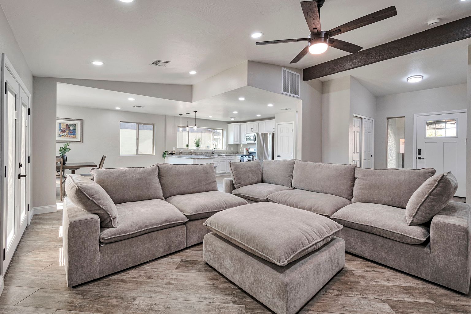 2203 W Palomino Dr photo 5
