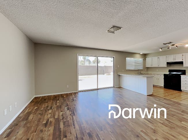 1610 W Estrella Dr photo 5