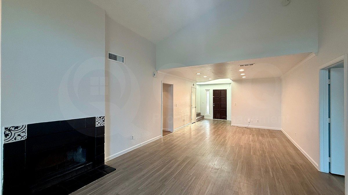 1506 N Central Dr photo 4