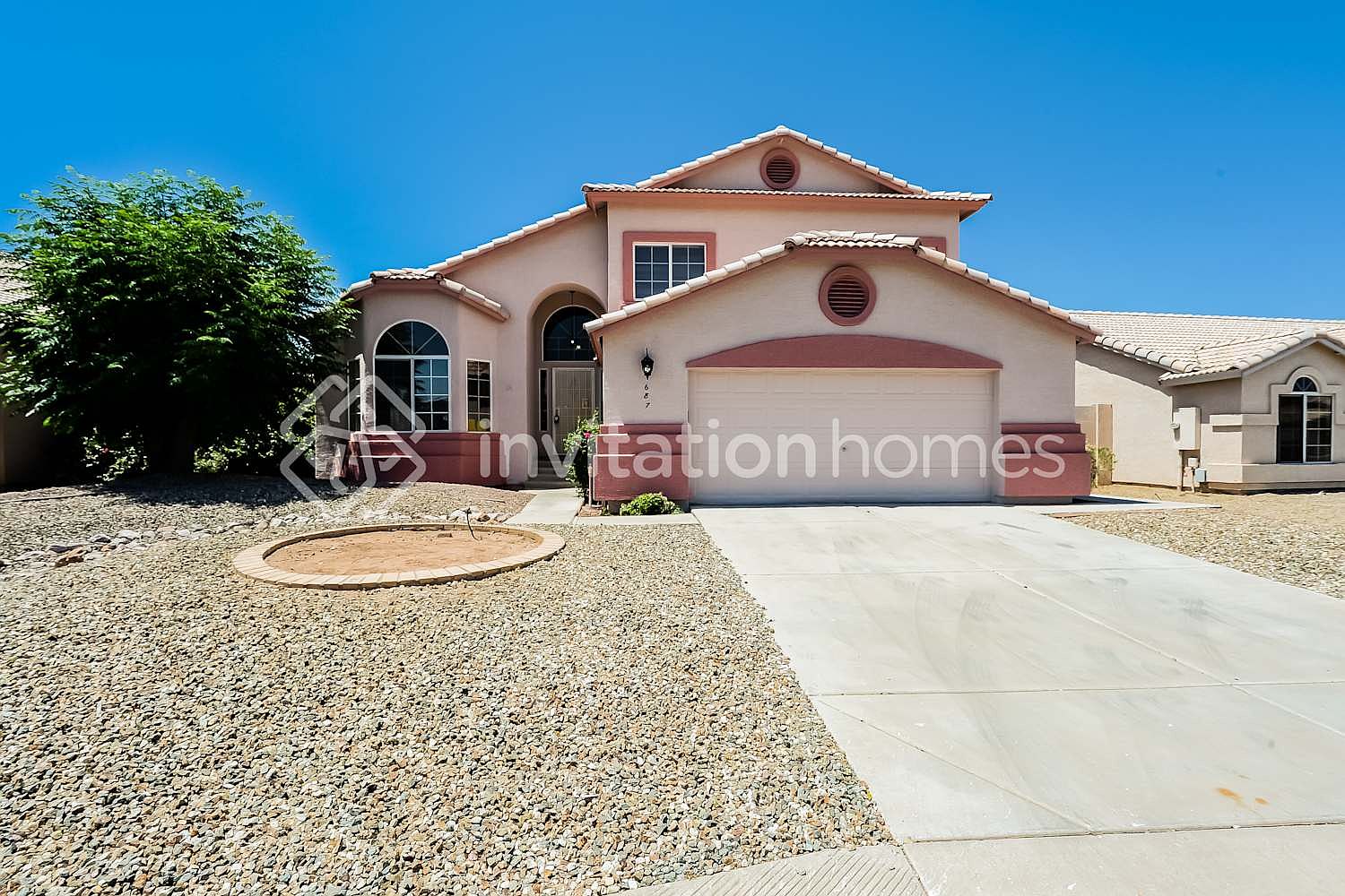 687 W Country Estates Avenue photo 3
