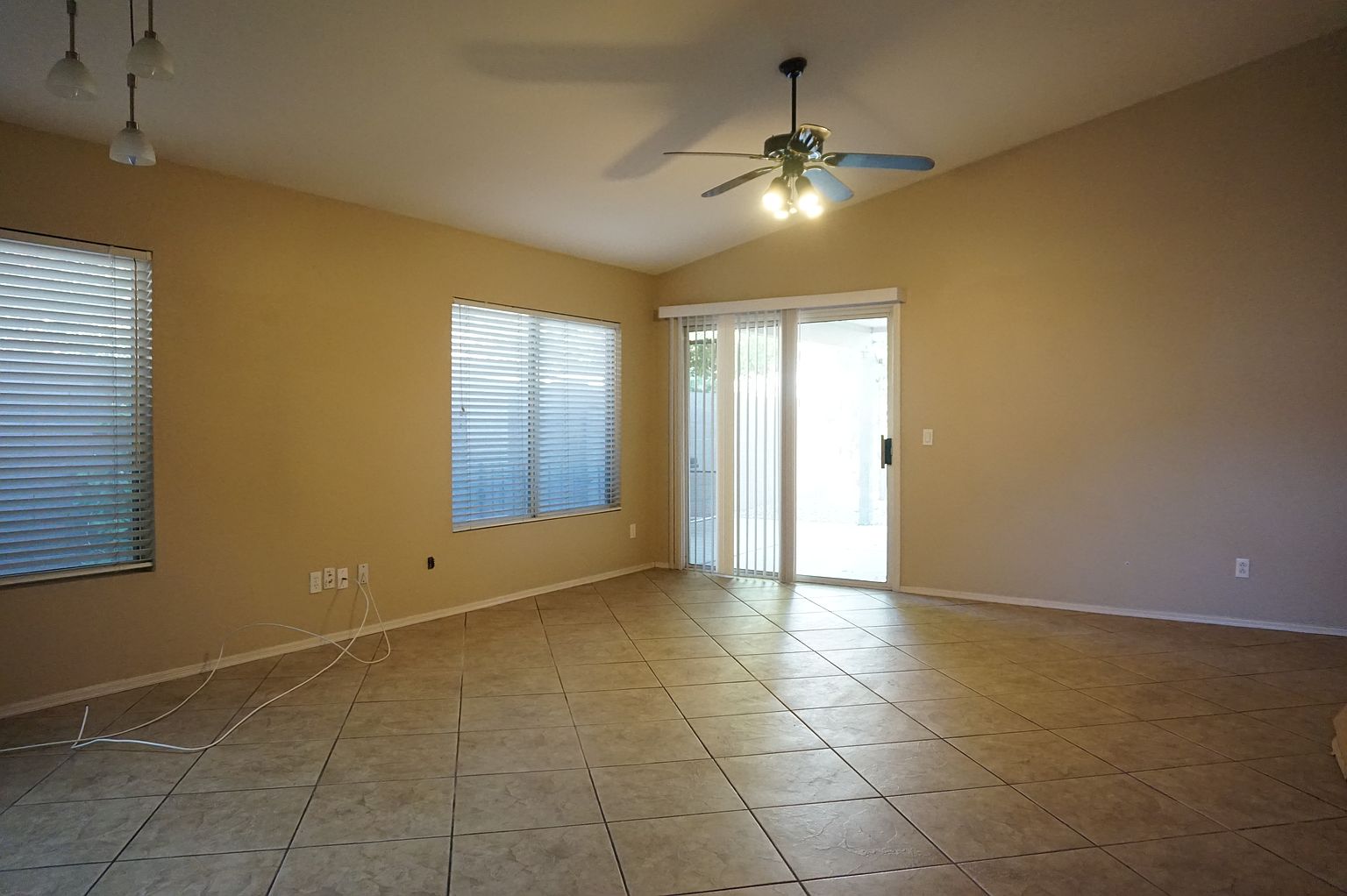 735 W Constitution Dr photo 3