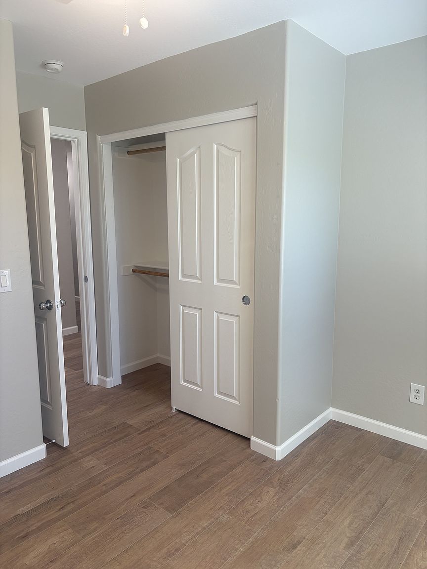1132 S 167th Ln photo 5