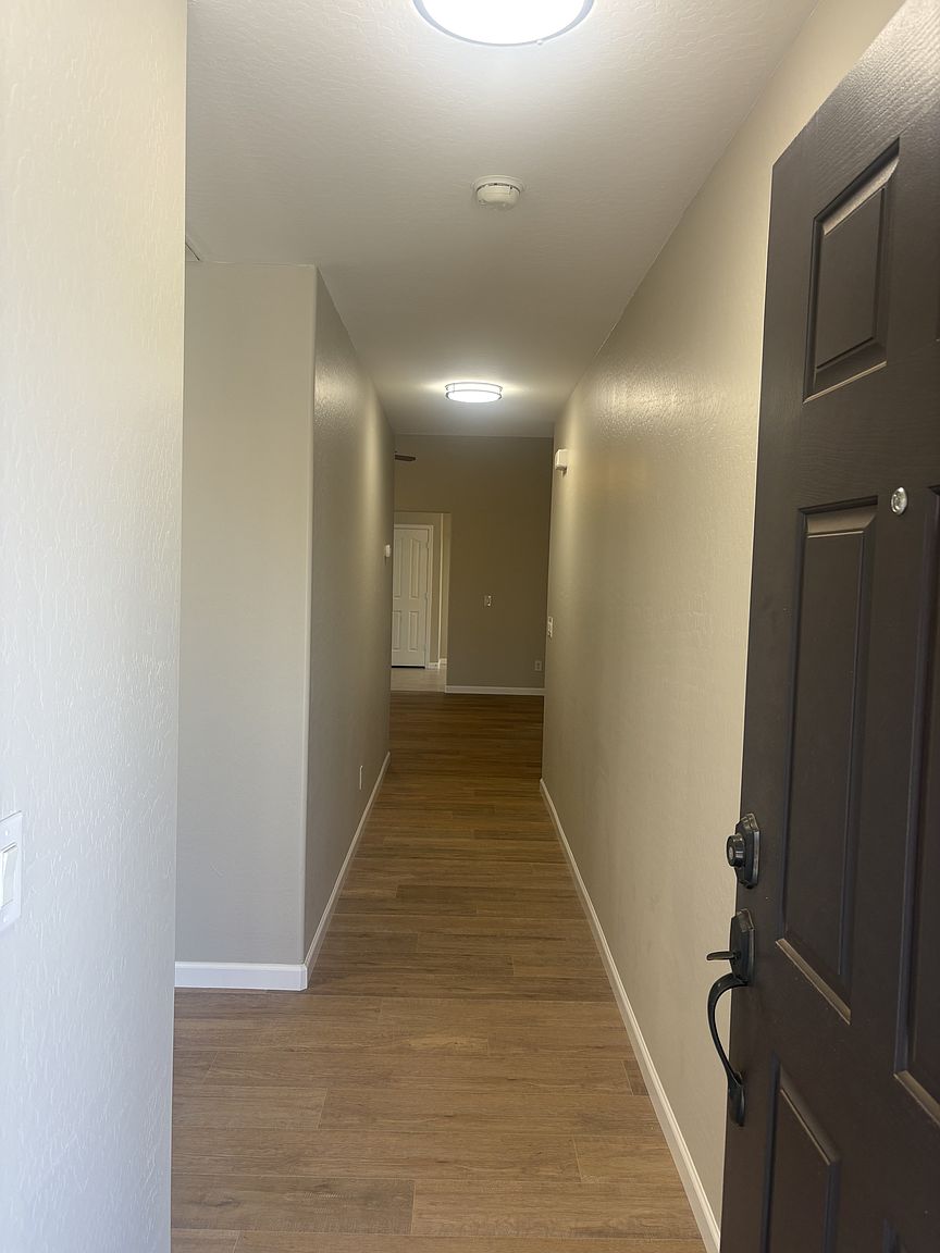 1132 S 167th Ln photo 3