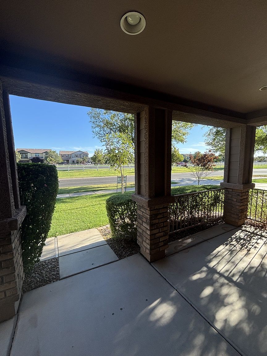 4226 E Cotton Ct photo 4