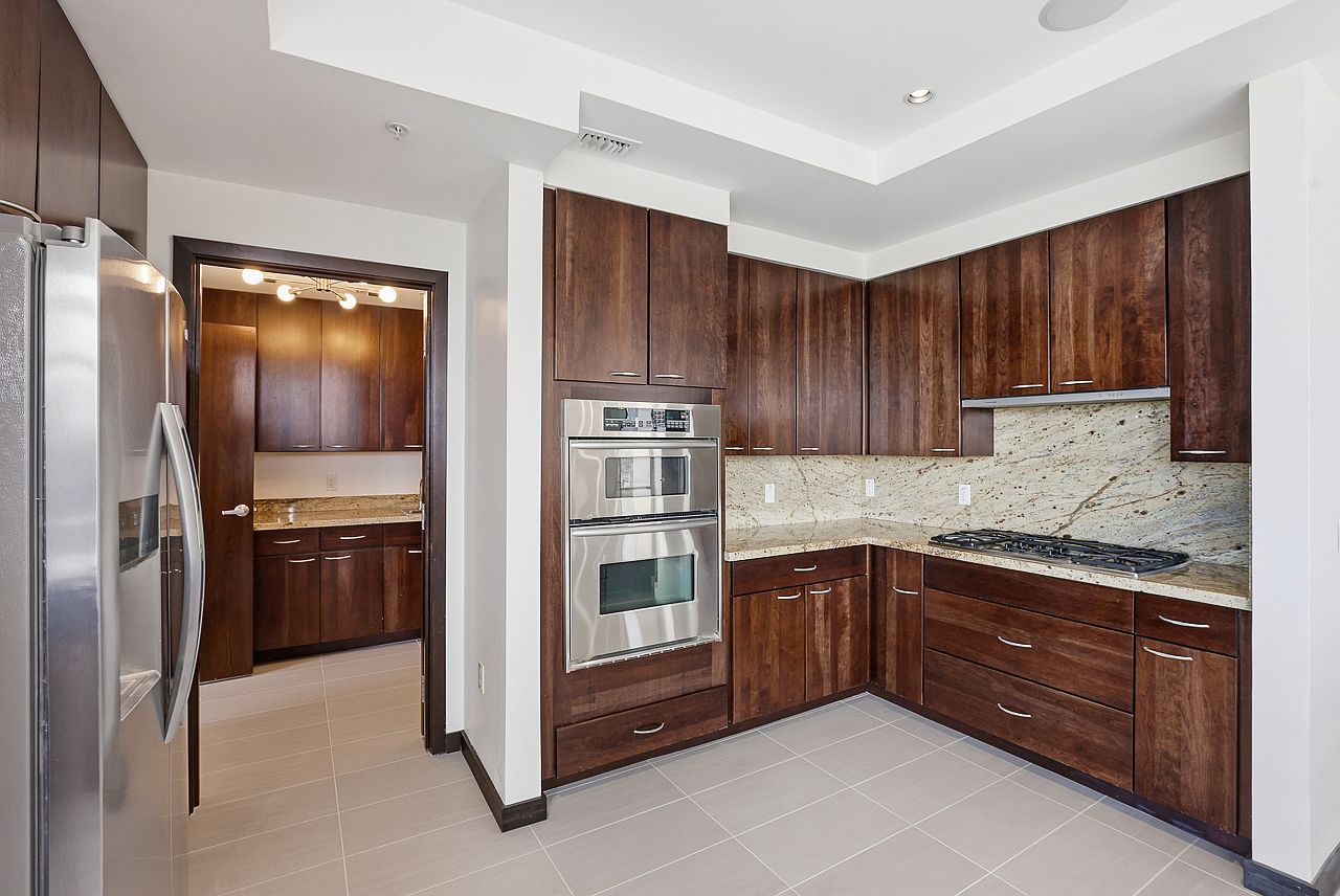 208 W Portland St photo 5