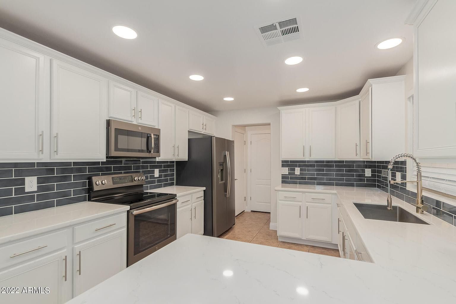 3031 E Harrison Street photo 3