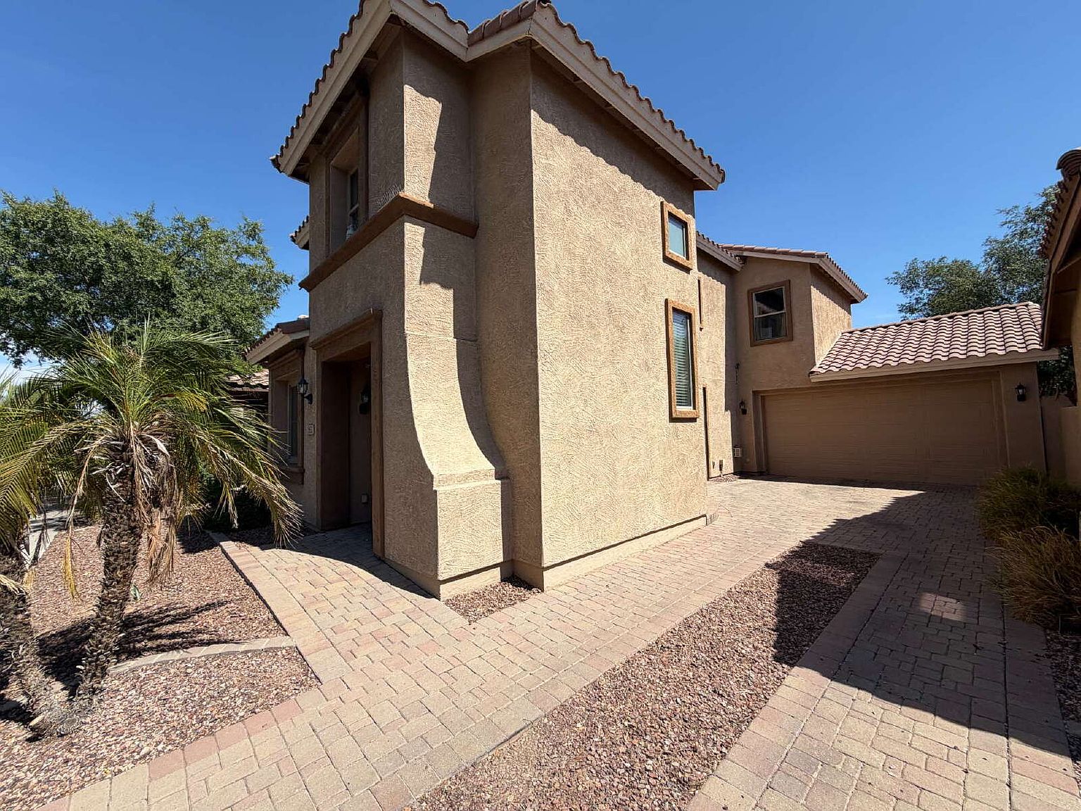 5621 E Adrian Ave photo 4