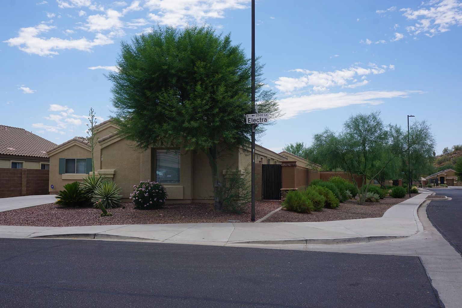 2515 E Electra Ln photo 3