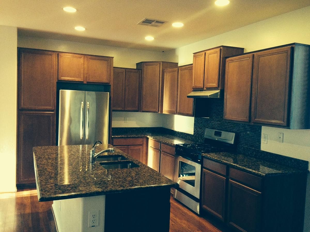 3244 E Patrick St photo 4