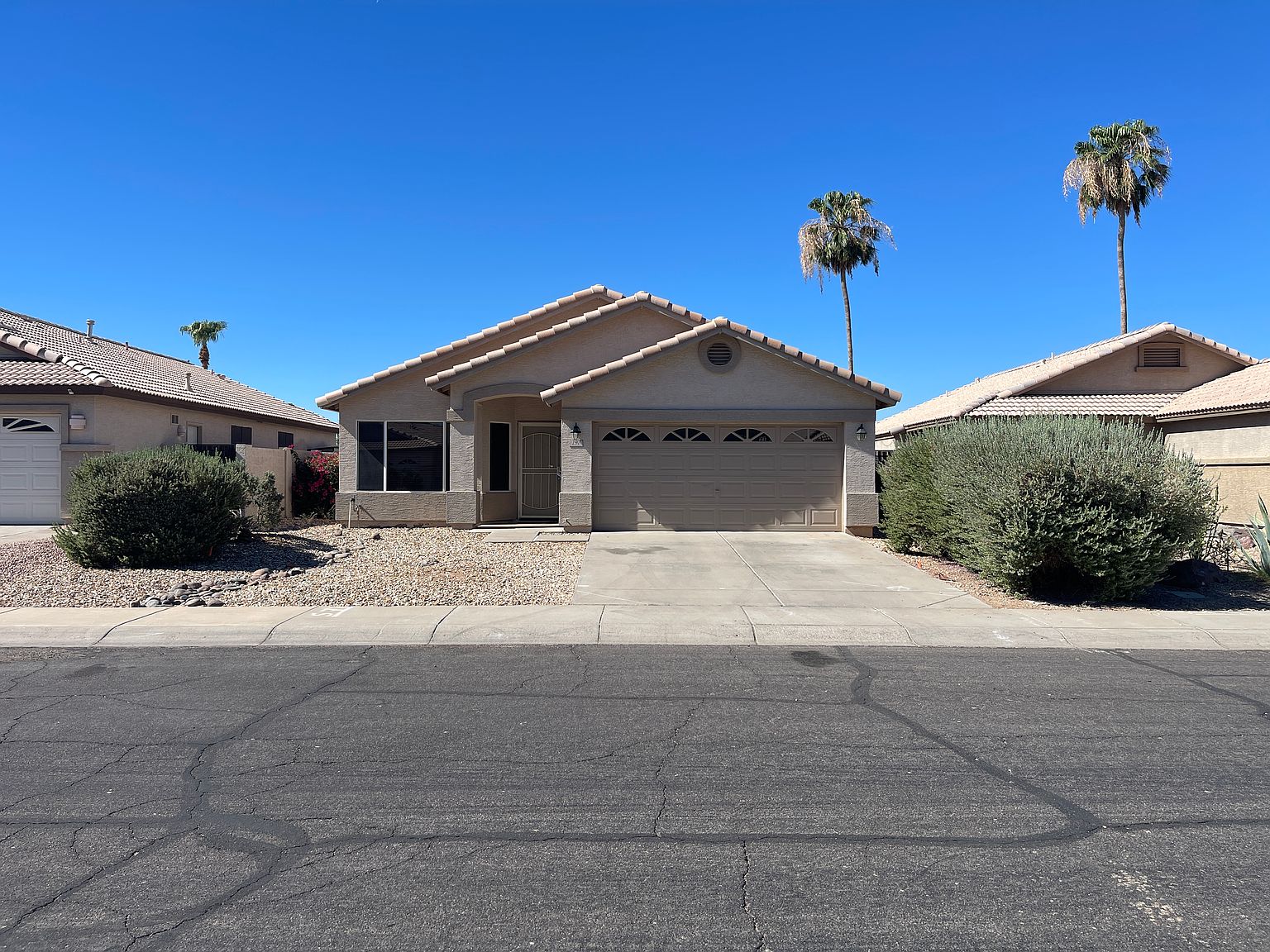 Gilbert House! 3 Beds 2Baths Close To Freeways! photo 3