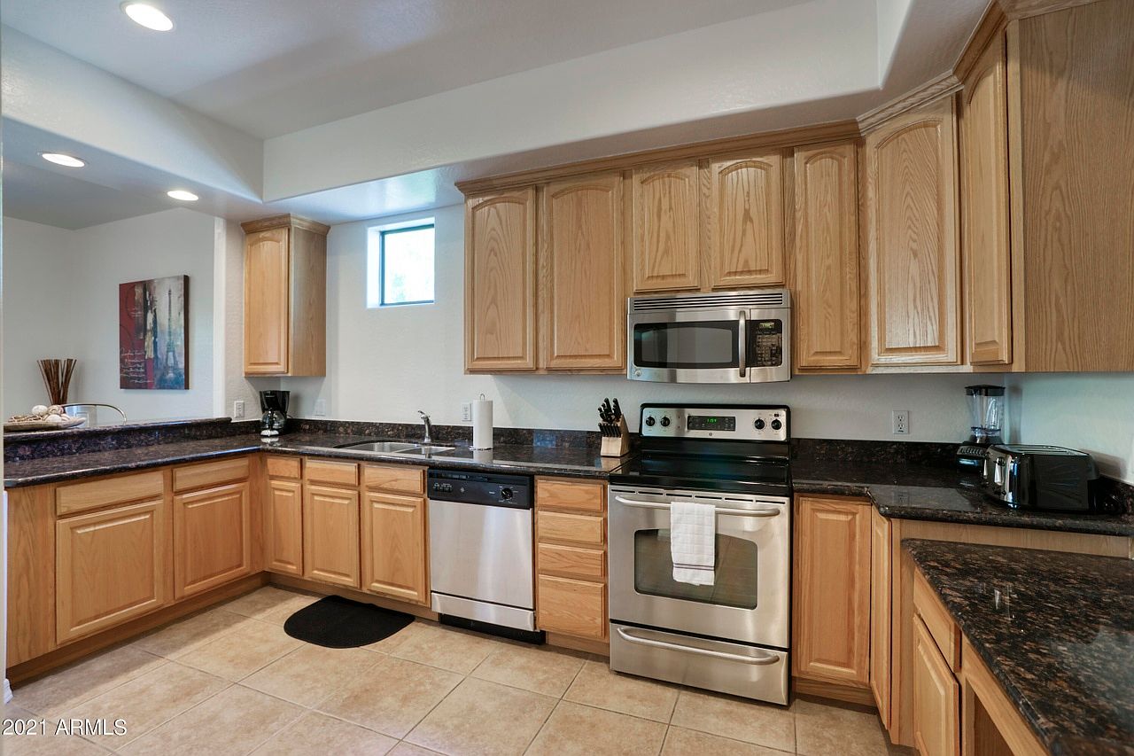 13616 N Hamilton Drive photo 5