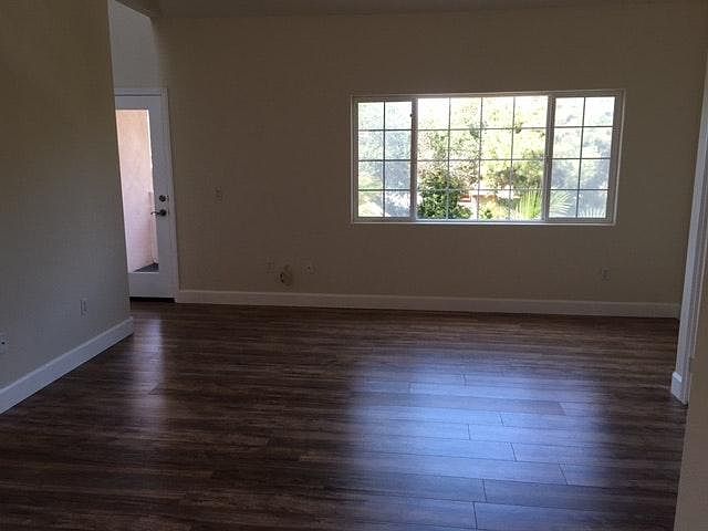 3959 Riviera Dr photo 4