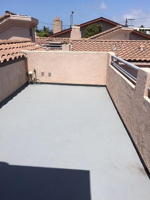 3959 Riviera Dr photo 2