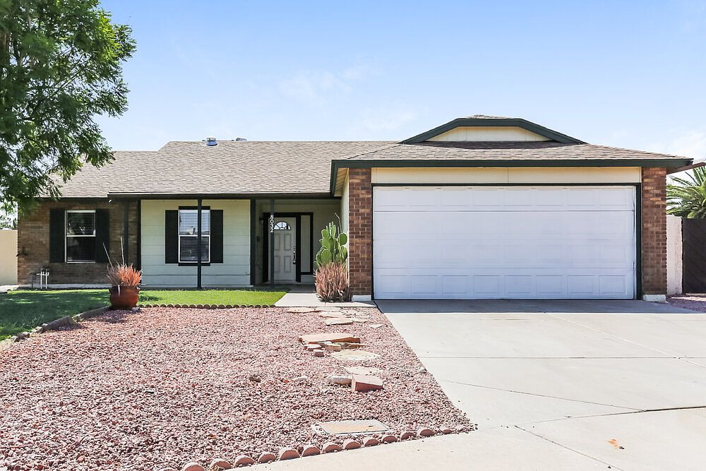 8032 W Tuckey Lane photo 2