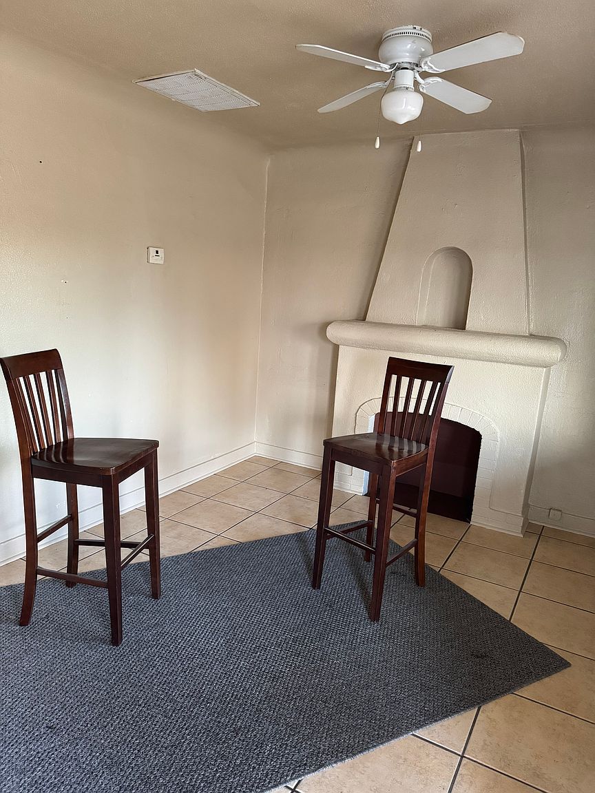 1410 E Polk St photo 2