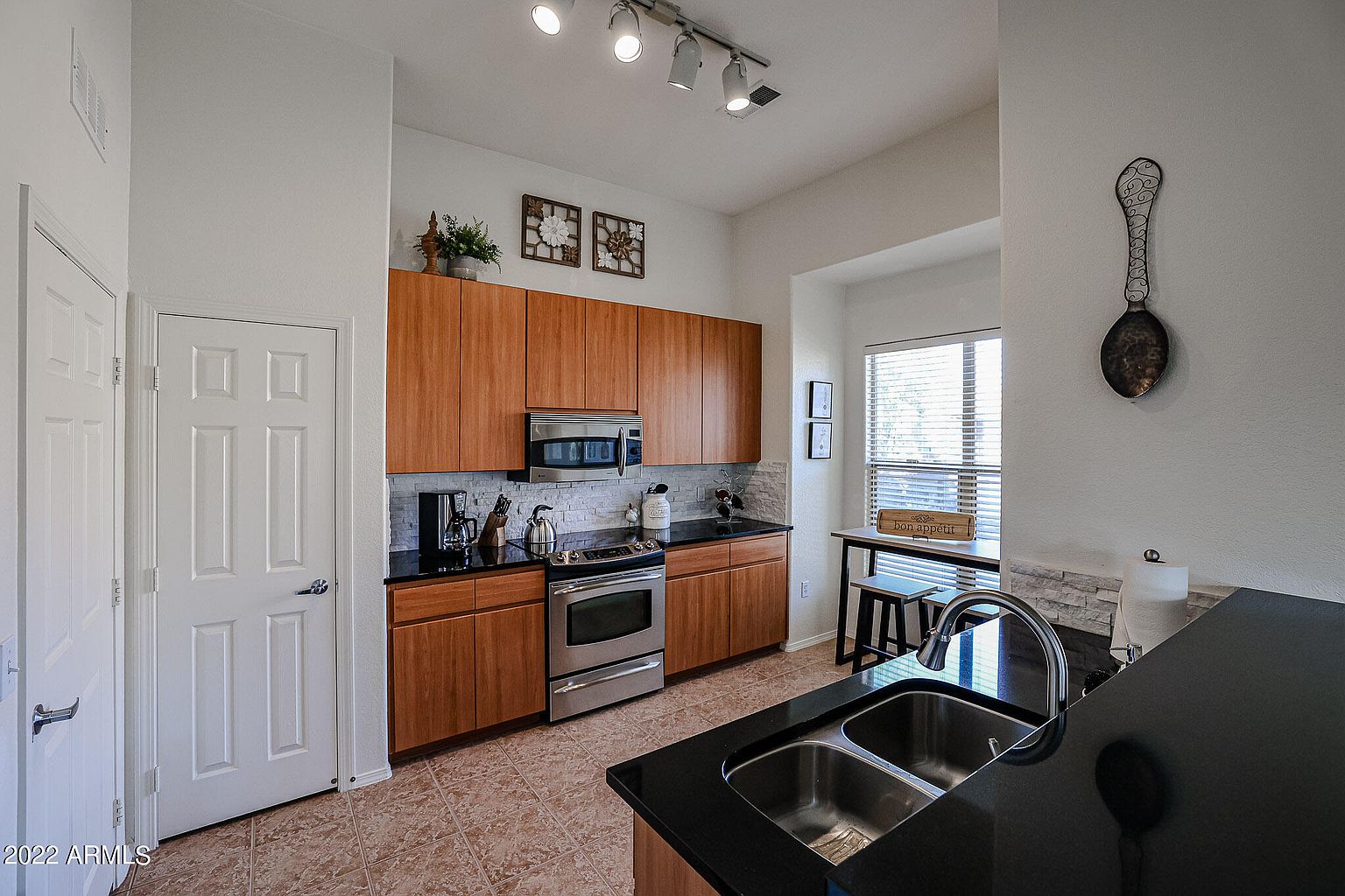 14250 W Wigwam Blvd photo 2