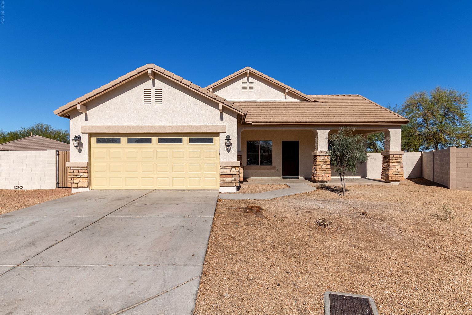 7612 S 70th Ln photo 3