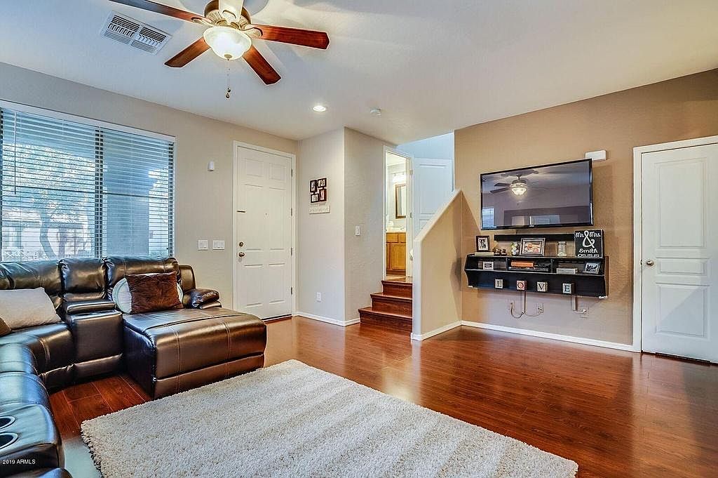 3830 E Santa Fe Ln photo 2