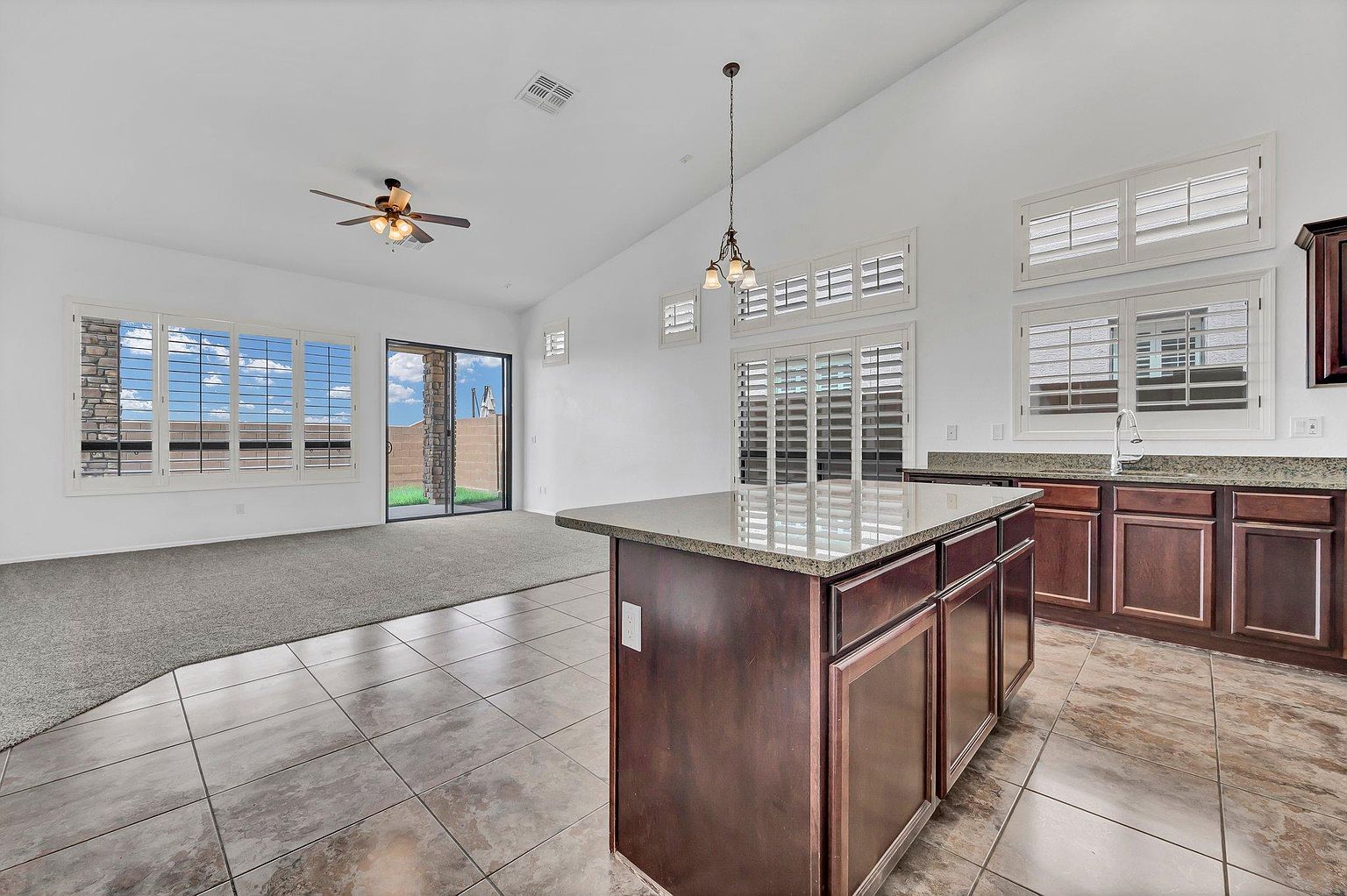 2728 N Augustine photo 5