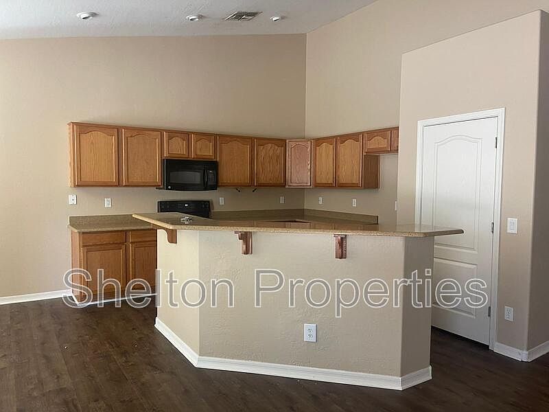 25652 W Magnolia St photo 3