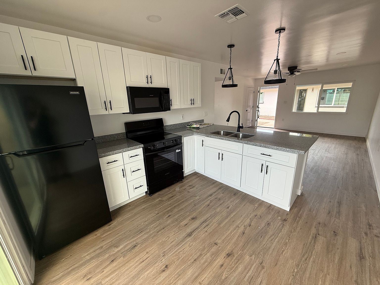 450 S Stapley Dr photo 2