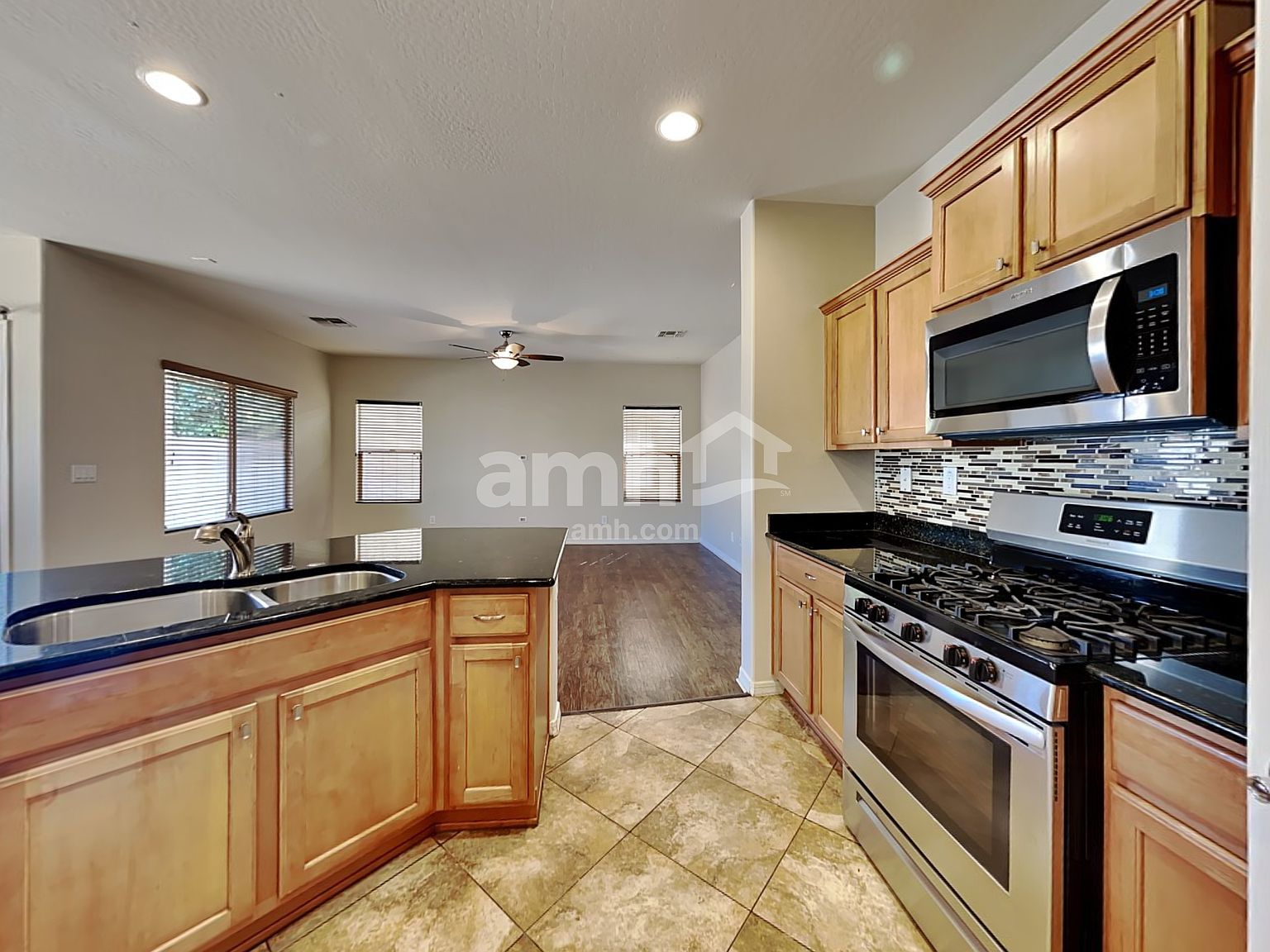 2542 W Cordia Ln Phoenix, AZ 85085 photo 5