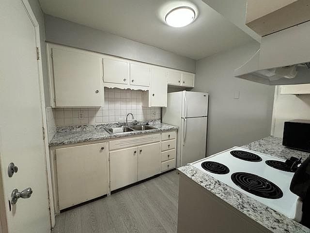 2007 W Berridge Ln photo 3
