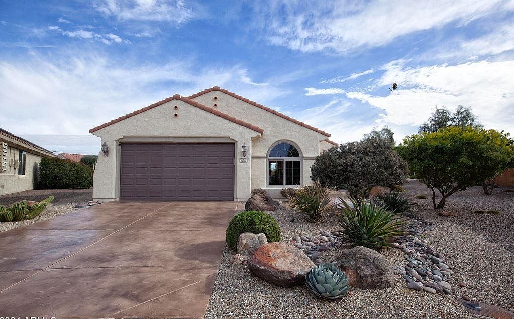 26766 W Mohawk Ln photo 2