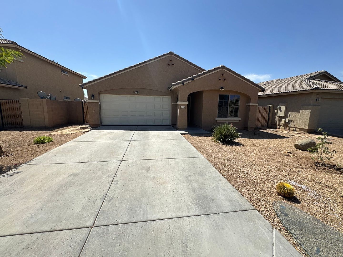 7371 W Alicia Dr Phoenix, AZ 85339 photo 2
