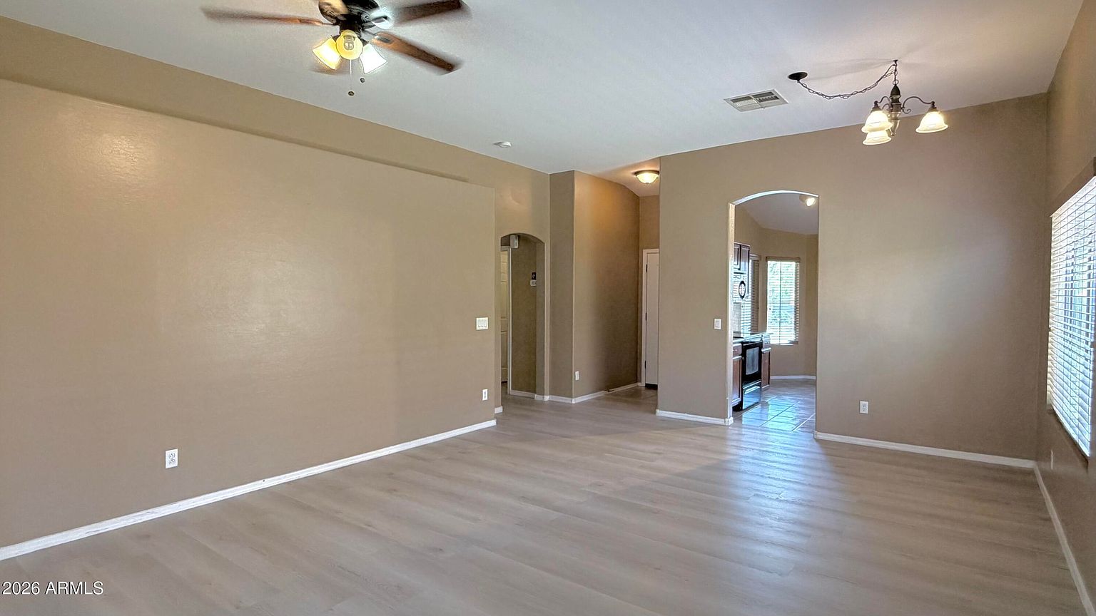 10020 W Wood St photo 4