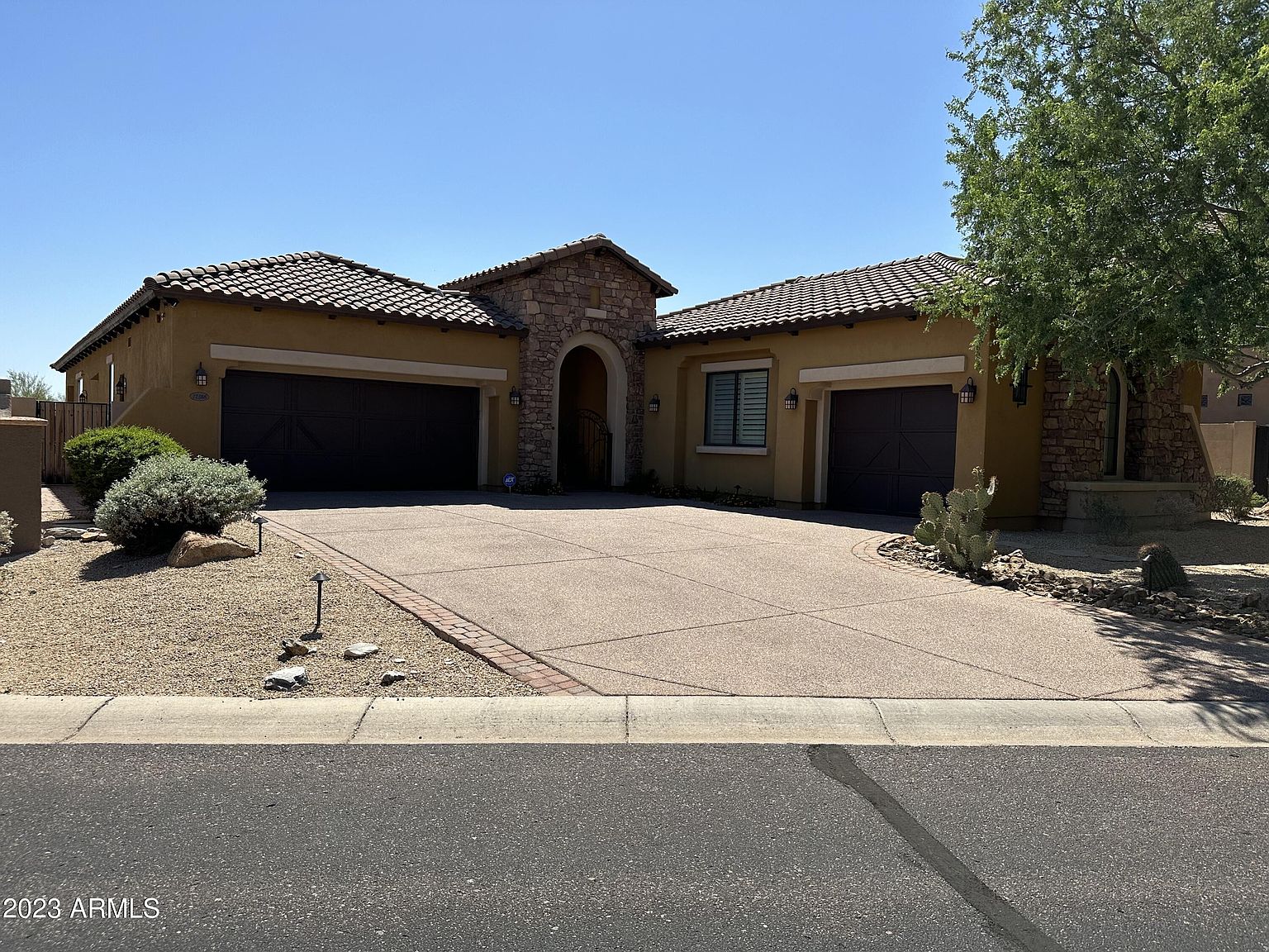 17388 N 101st Way photo 3