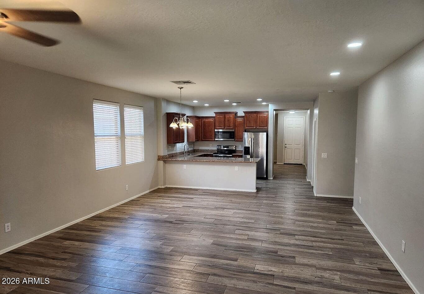 7558 W Spur Dr photo 4
