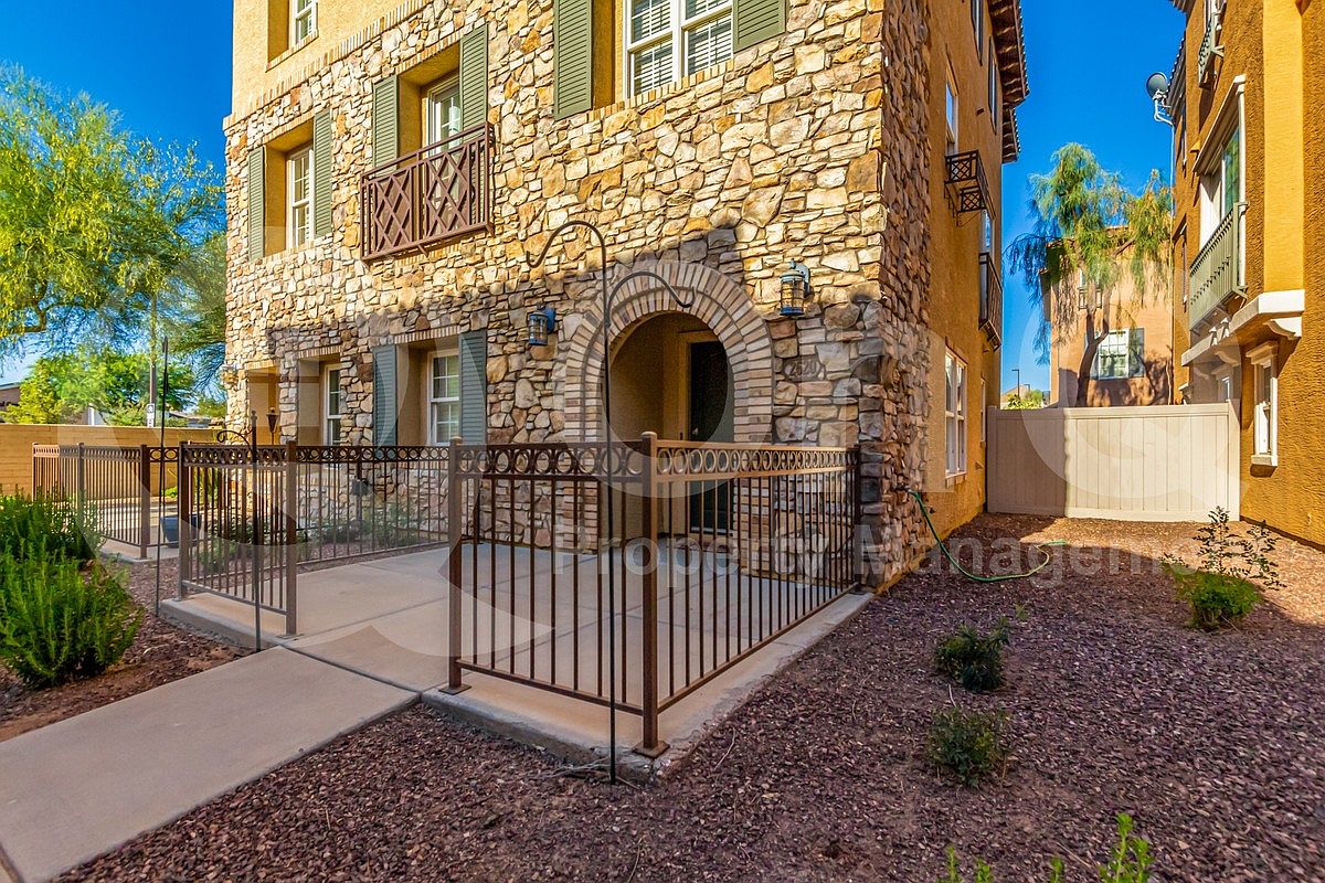 2620 S Key Biscayne Dr Gilbert, AZ 85295 photo 2